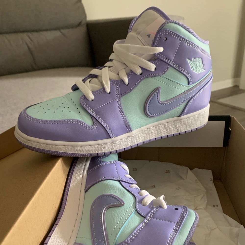 Air Jordan 1 mid
